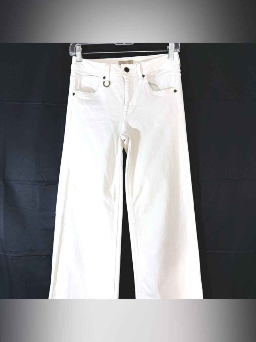 100% Authentic Burberry Brit “Bethnal” Flare Leg Mid Rise White Jeans Size 27R - Picture 4 of 14